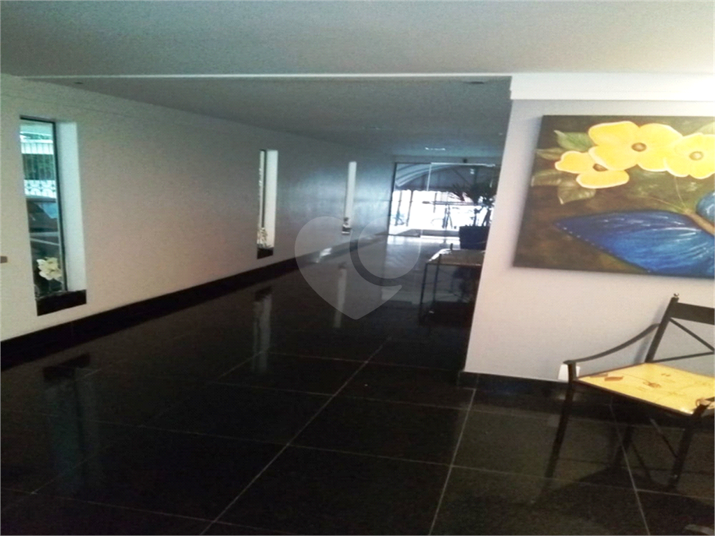 ocalização: atrás do Shopping Ibirapuera (5 quadras). Região muito bem localizada (segurança 
