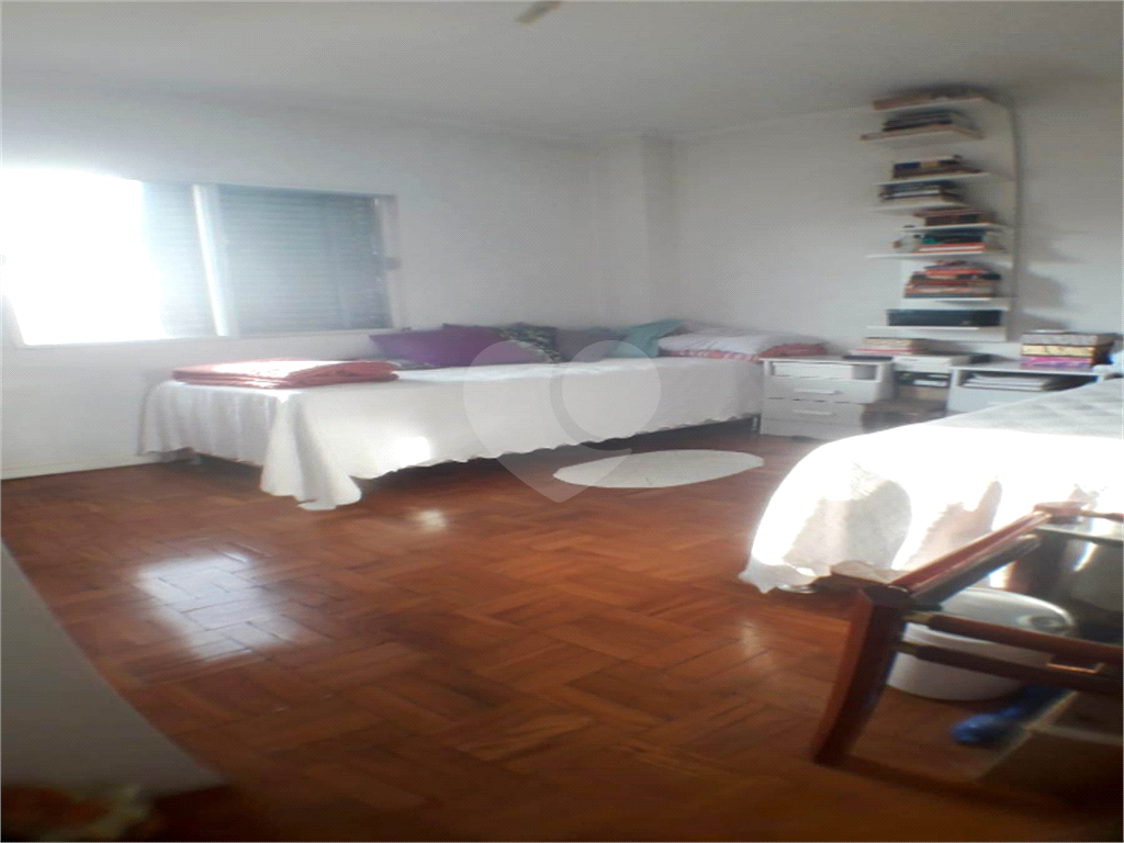 ocalização: atrás do Shopping Ibirapuera (5 quadras). Região muito bem localizada (segurança 