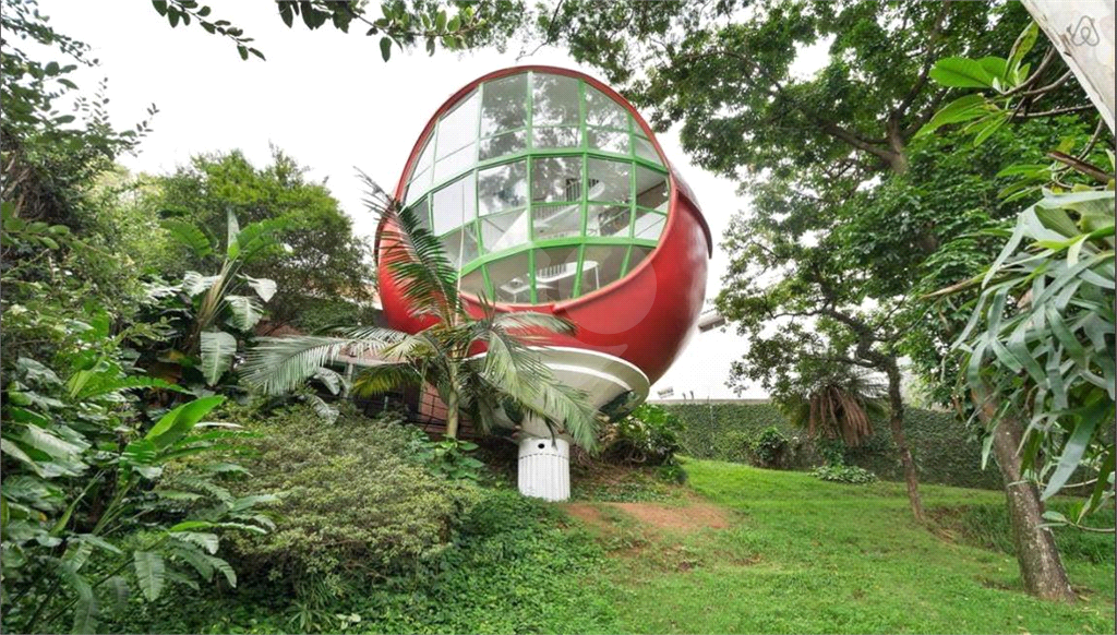 Projeto do arquiteto Eduardo Longo, esta é a segunda casa bola dele em SãoPaulo!
