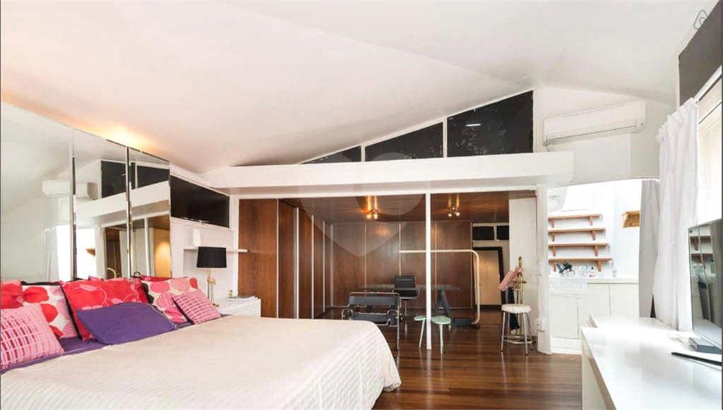 Projeto do arquiteto Eduardo Longo, esta é a segunda casa bola dele em SãoPaulo!