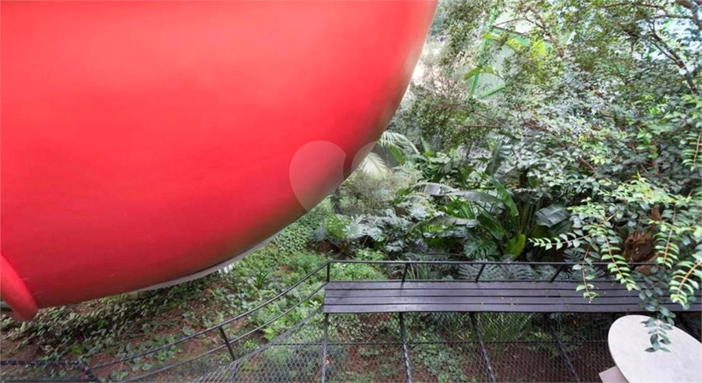 Projeto do arquiteto Eduardo Longo, esta é a segunda casa bola dele em SãoPaulo!