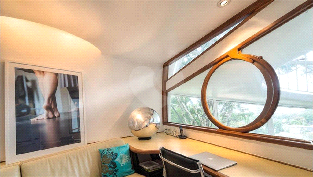 Projeto do arquiteto Eduardo Longo, esta é a segunda casa bola dele em SãoPaulo!
