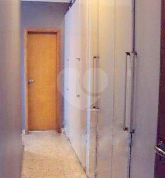 Apartamento à venda com 3 quartos, 157m² - Foto 7