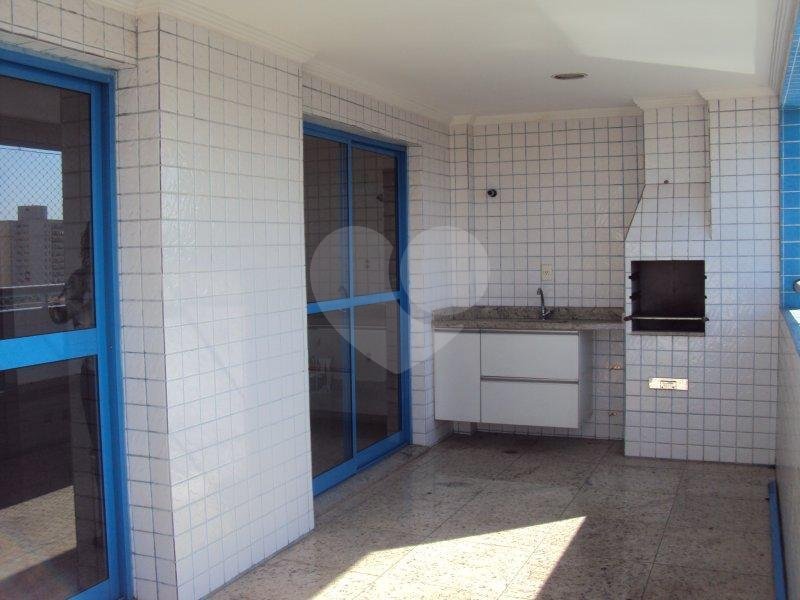 Apartamento à venda com 3 quartos, 157m² - Foto 3