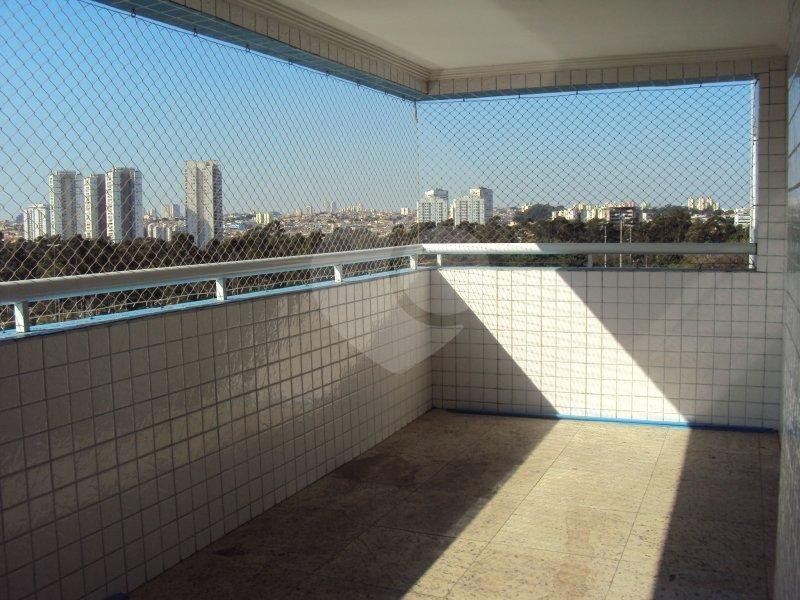 Apartamento à venda com 3 quartos, 157m² - Foto 2