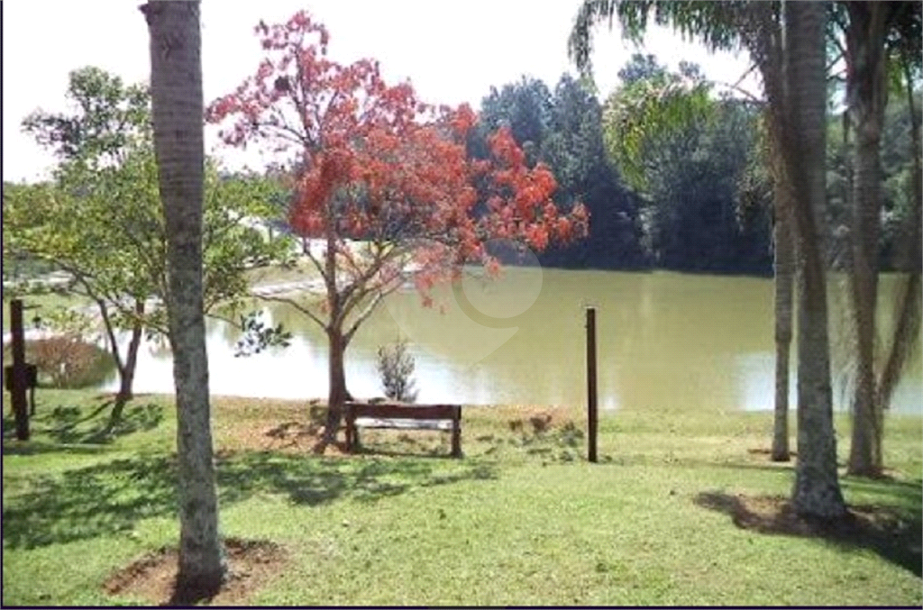 Terreno a venda no Embu das Artes 