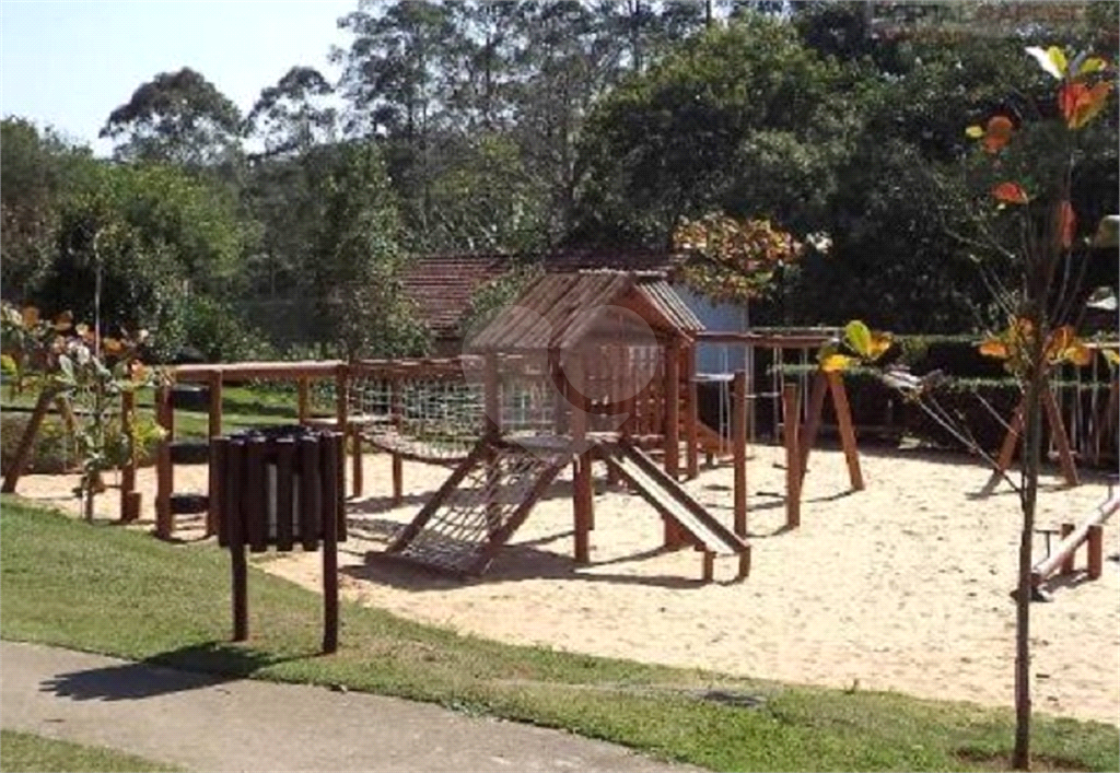 Terreno a venda no Embu das Artes 