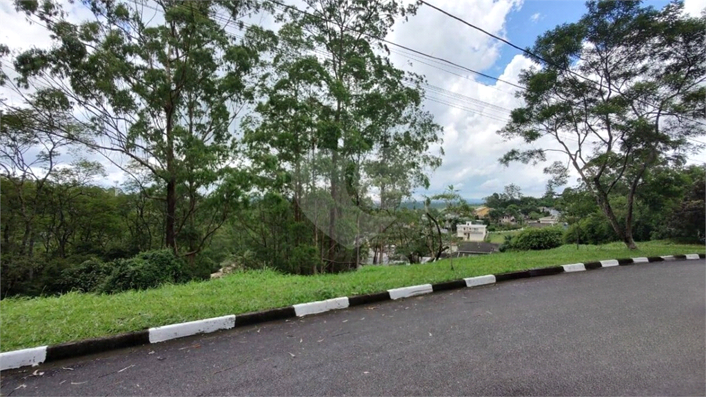 Terreno a venda no Embu das Artes 