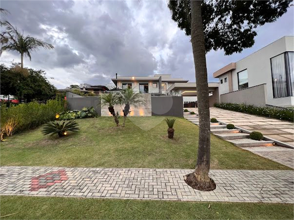 Linda Casa em Atibaia 4 suítes  mobiliada