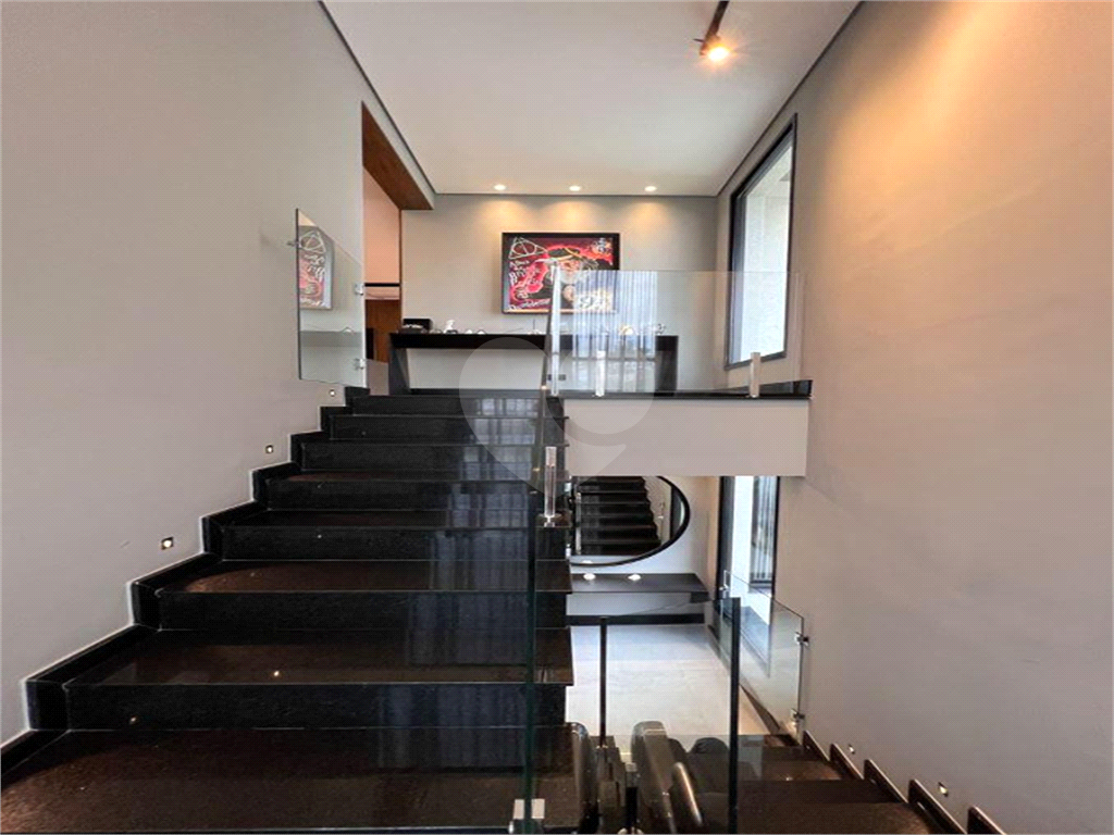 Linda Casa em Atibaia 4 suítes  mobiliada