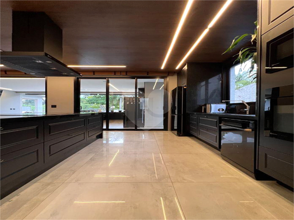 Linda Casa em Atibaia 4 suítes  mobiliada