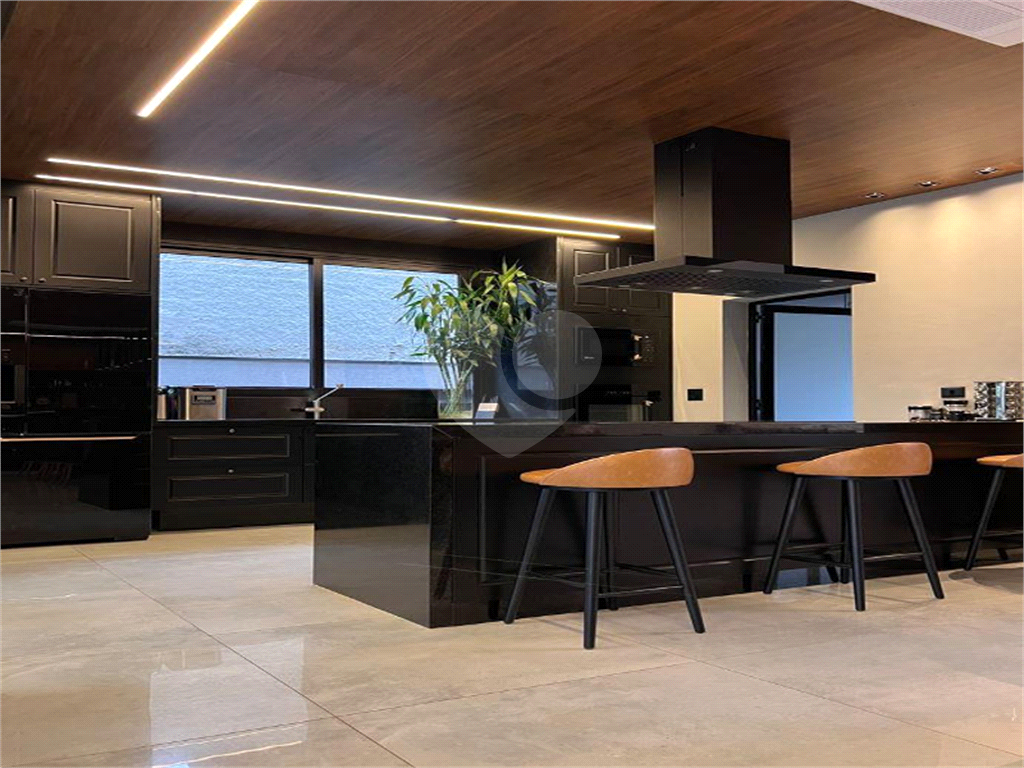Linda Casa em Atibaia 4 suítes  mobiliada