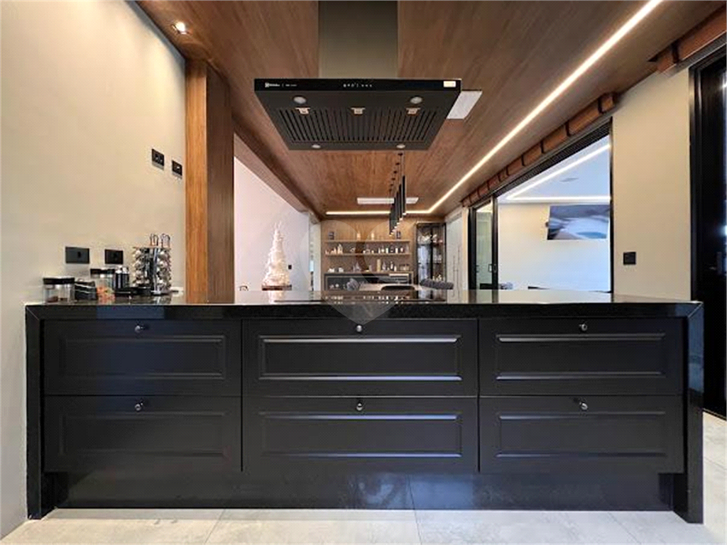 Linda Casa em Atibaia 4 suítes  mobiliada