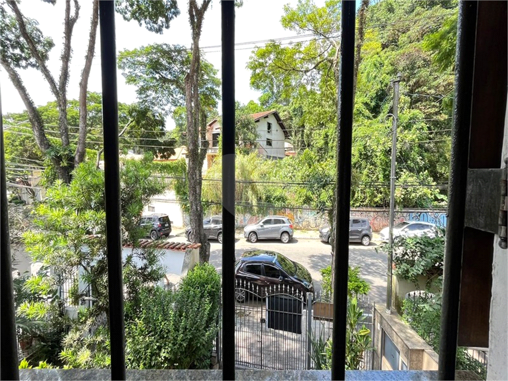 Localização privilegiada no Horto Florestal