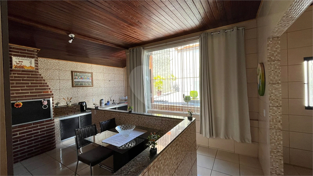 Sobrado à venda com 5 quartos, 200m² - Foto 13