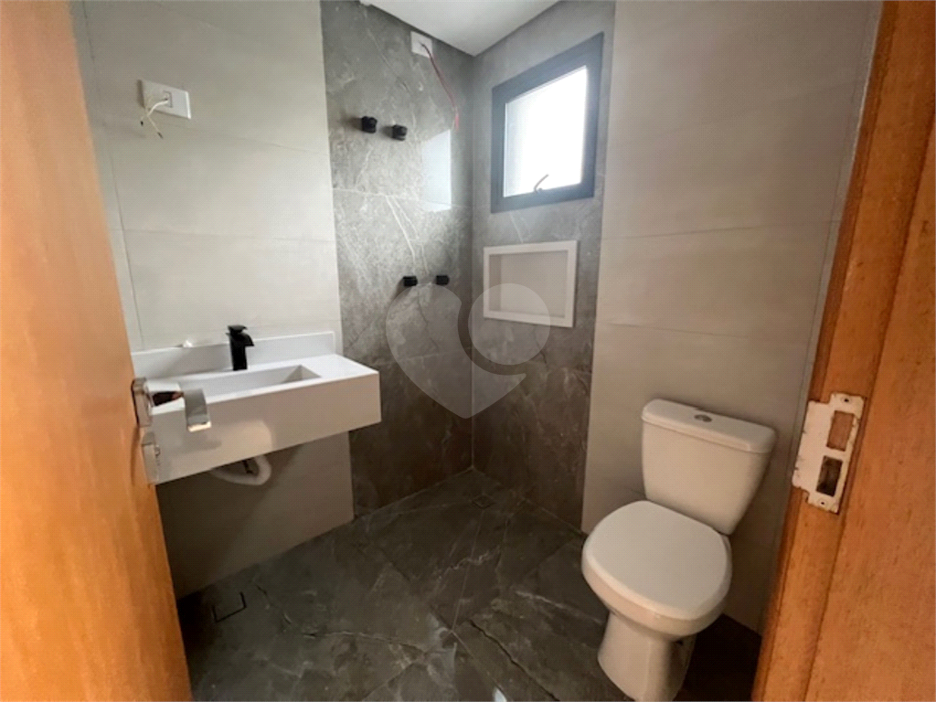 Sobrado novo com 130m2 3 suites e 3 vagas