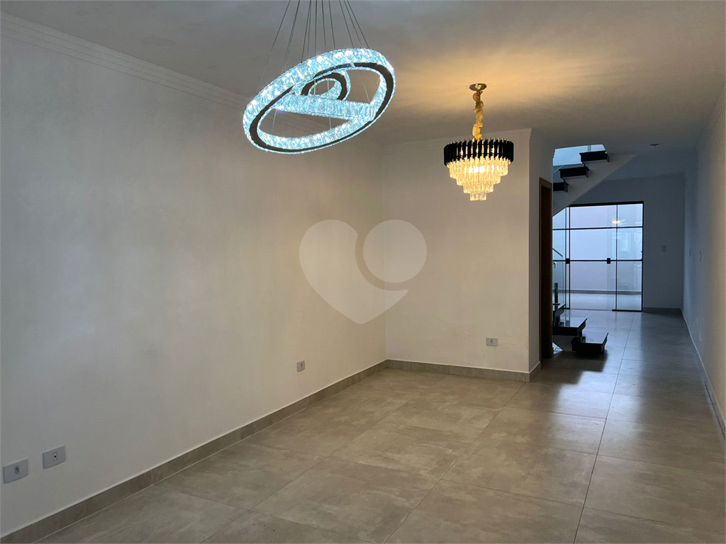 Sobrado novo com 130m2 3 suites e 3 vagas
