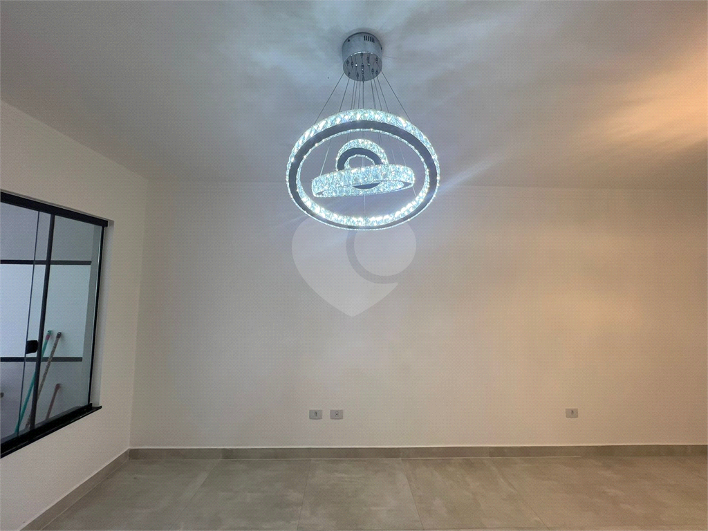 Sobrado novo com 130m2 3 suites e 3 vagas