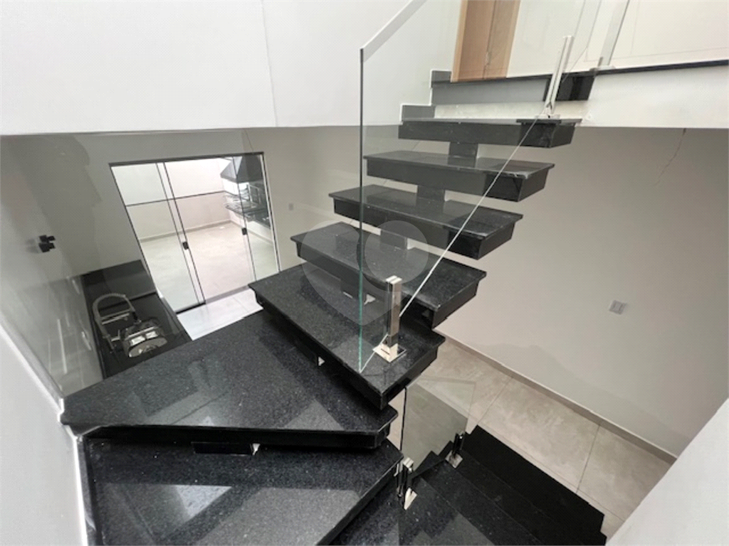 Sobrado novo com 130m2 3 suites e 3 vagas