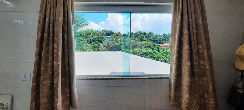 Casa Sobrado em Condomínio Fechado com Lago Particular