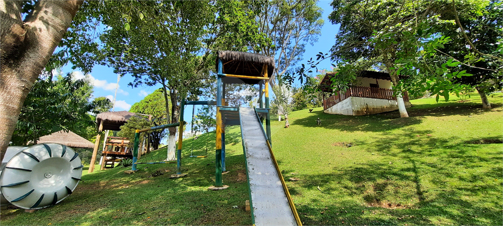 Casa Sobrado em Condomínio Fechado com Lago Particular