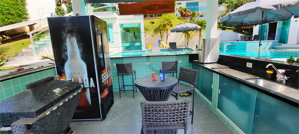 Casa Sobrado em Condomínio Fechado com Lago Particular