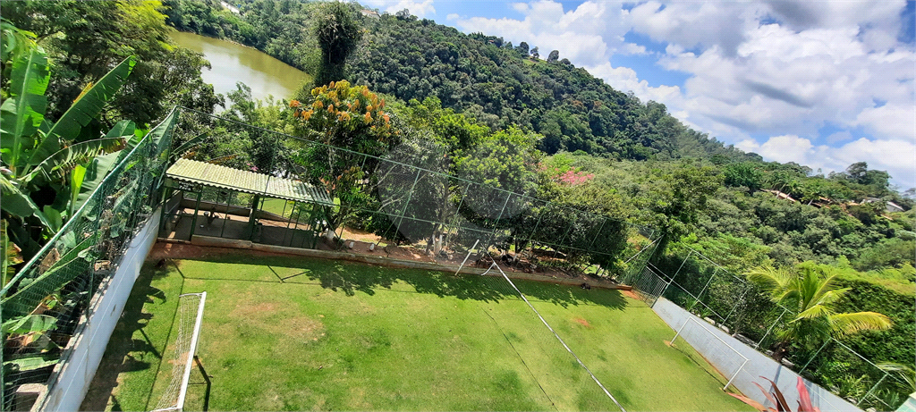 Casa Sobrado em Condomínio Fechado com Lago Particular