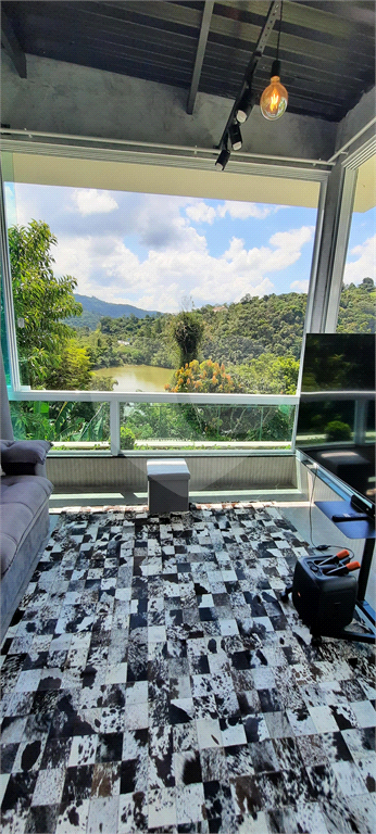Casa Sobrado em Condomínio Fechado com Lago Particular