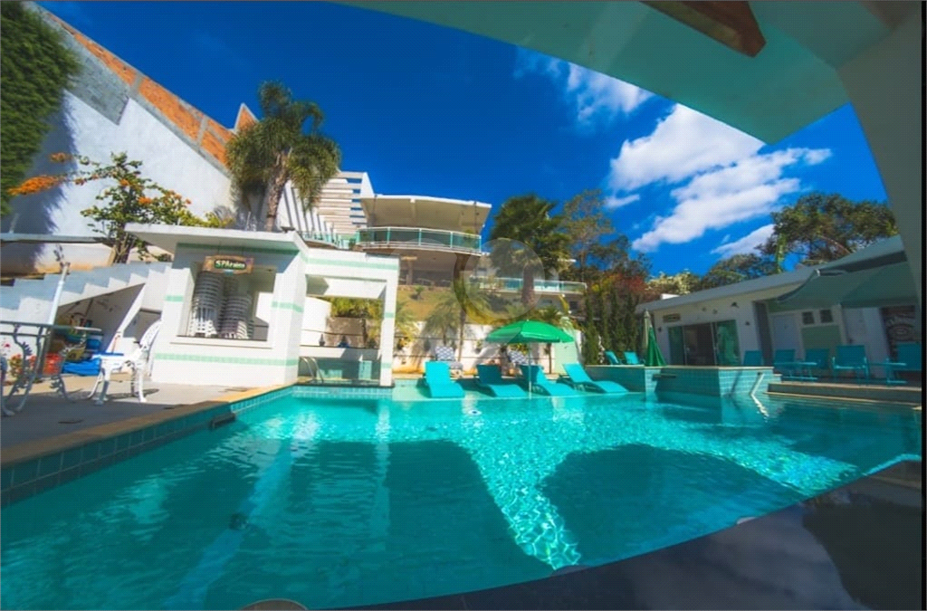 Casa Sobrado em Condomínio Fechado com Lago Particular