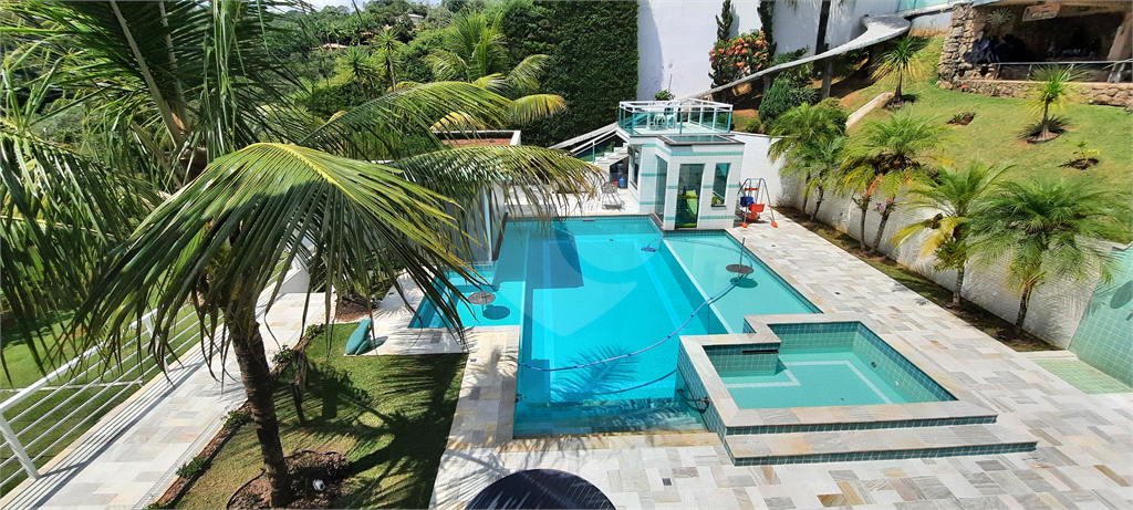 Casa Sobrado em Condomínio Fechado com Lago Particular
