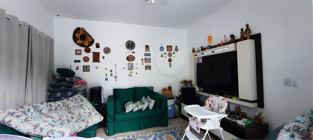 Casa Sobrado em Condomínio Fechado com Lago Particular