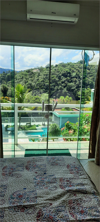 Casa Sobrado em Condomínio Fechado com Lago Particular