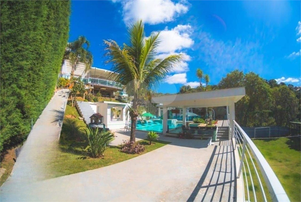 Casa Sobrado em Condomínio Fechado com Lago Particular