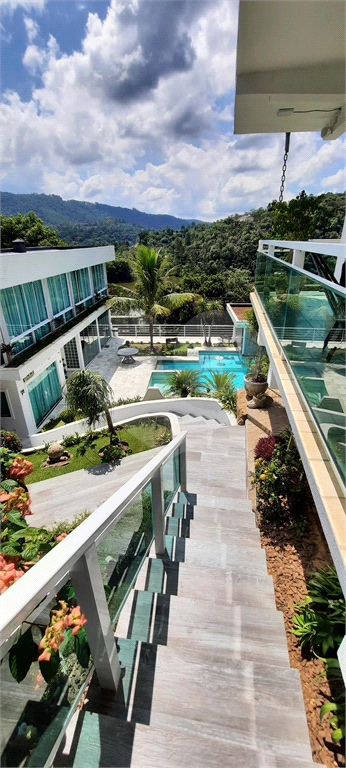 Casa Sobrado em Condomínio Fechado com Lago Particular
