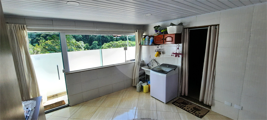 Casa Sobrado em Condomínio Fechado com Lago Particular