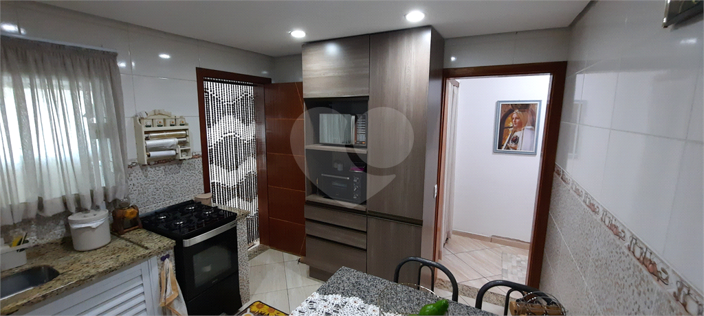 Casa Sobrado em Condomínio Fechado com Lago Particular