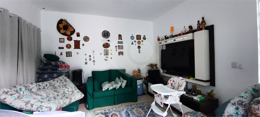 Casa Sobrado em Condomínio Fechado com Lago Particular