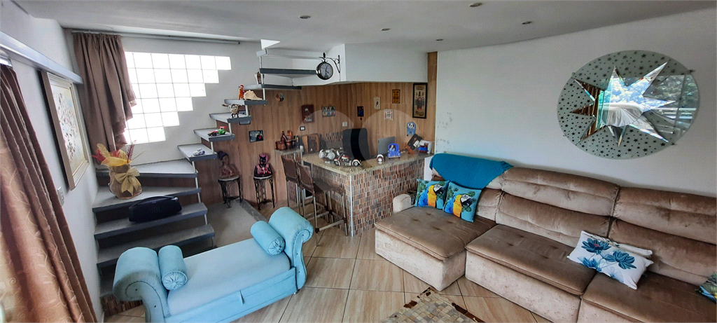 Casa Sobrado em Condomínio Fechado com Lago Particular