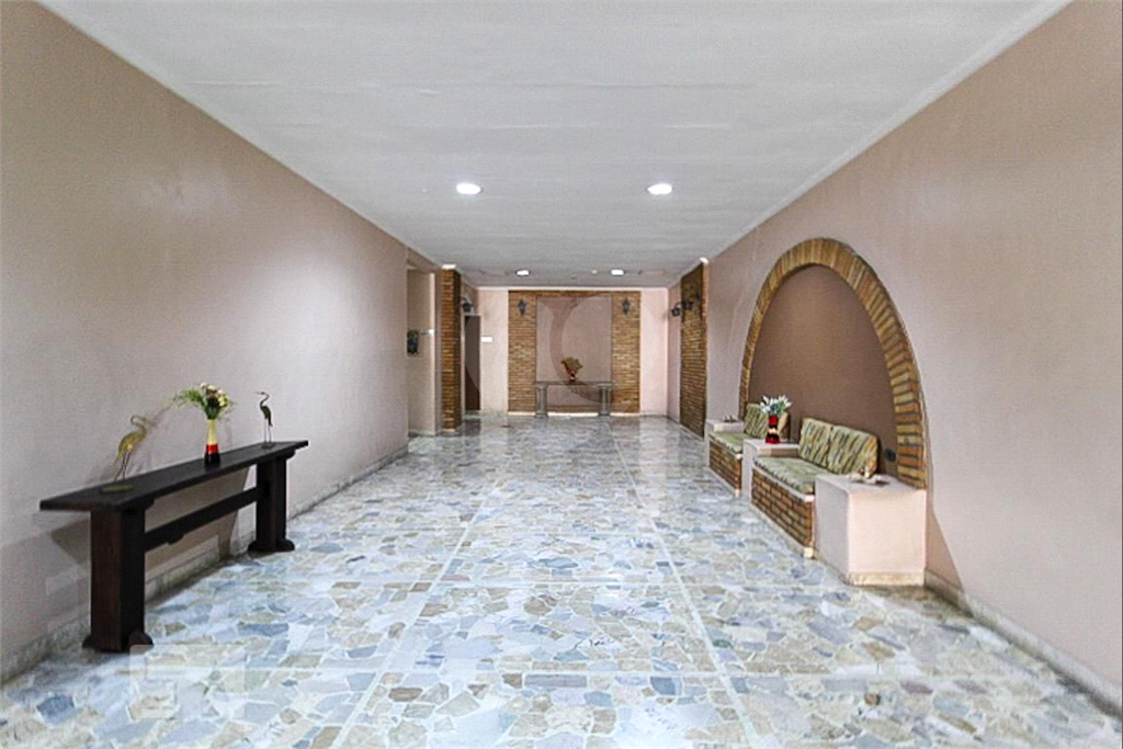 APARTAMENTO em LAPA