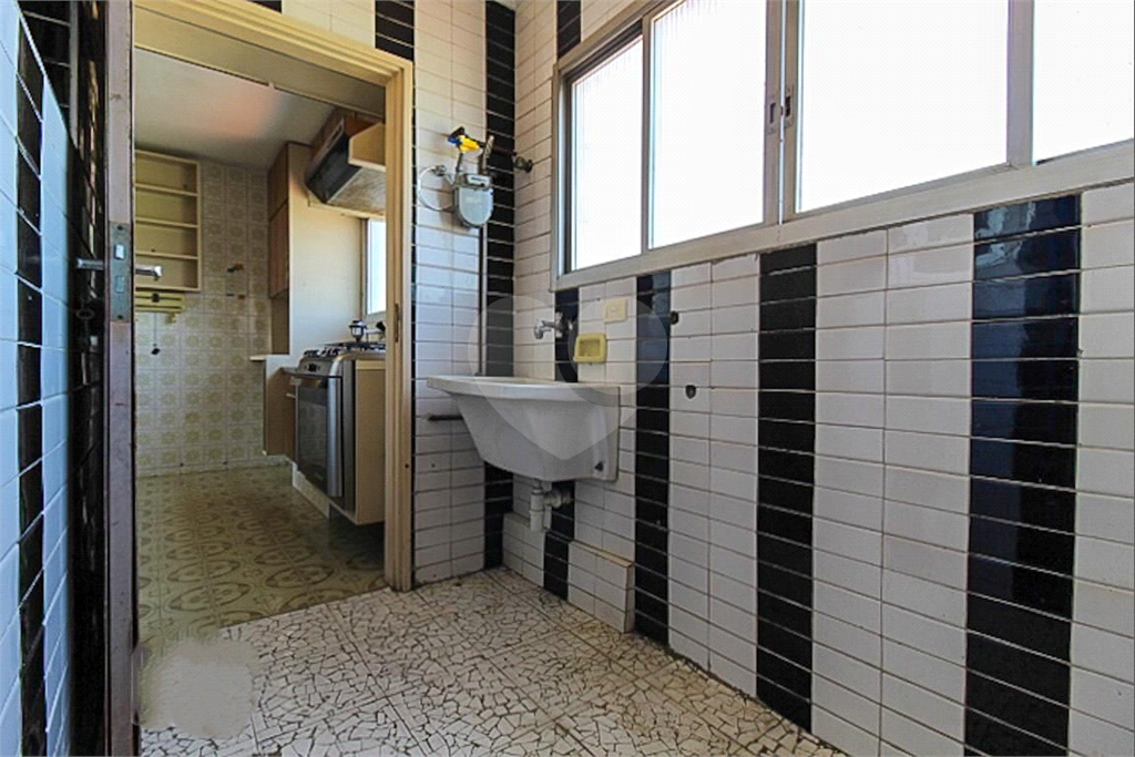 APARTAMENTO em LAPA