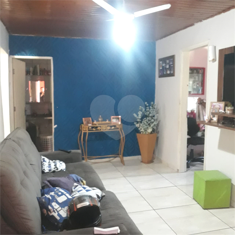 Casa à venda com 3 quartos, 130m² - Foto 1