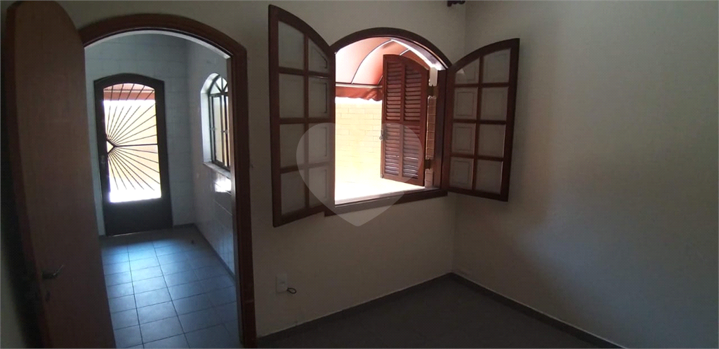 Casa a Venda com 230 m2