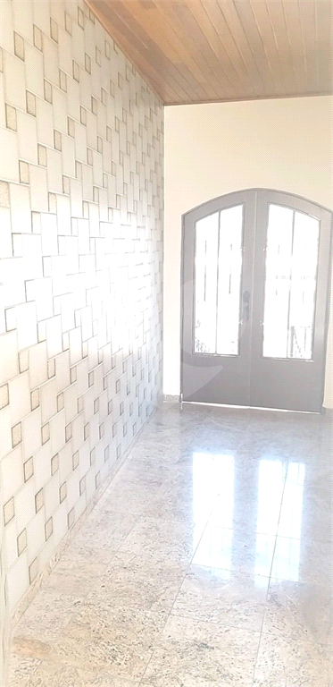 Casa a Venda com 230 m2