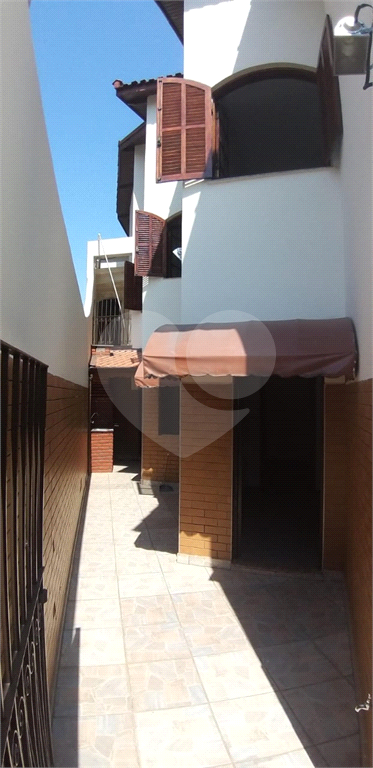 Casa a Venda com 230 m2