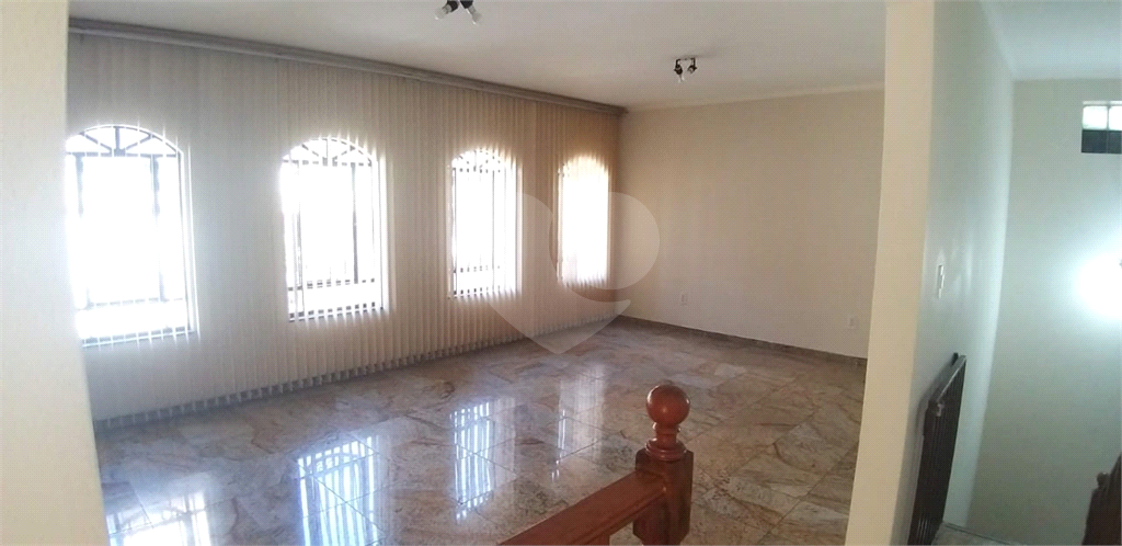 Casa a Venda com 230 m2
