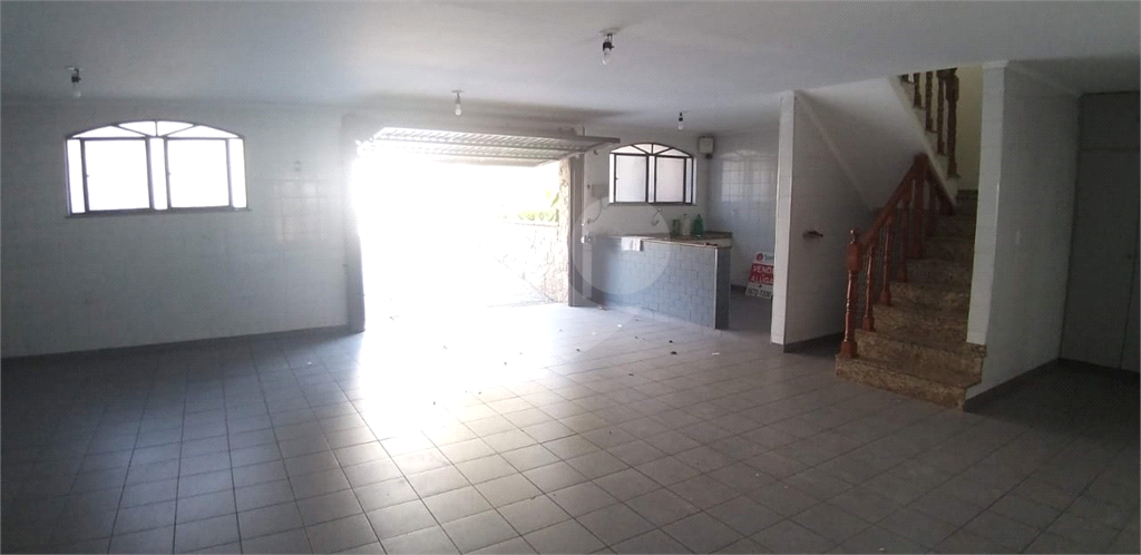 Casa a Venda com 230 m2