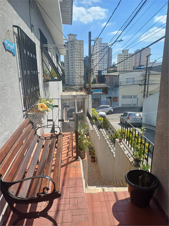 Casa com 4 dormitórios na Vila Aurora.