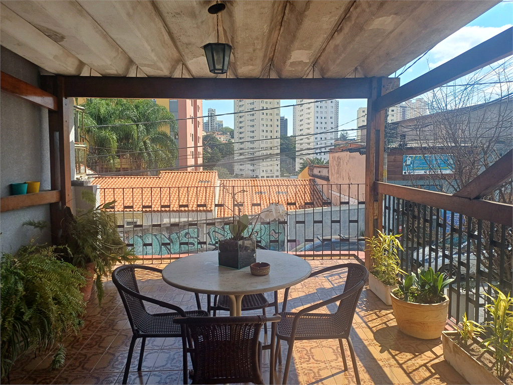 Casa com 4 dormitórios na Vila Aurora.