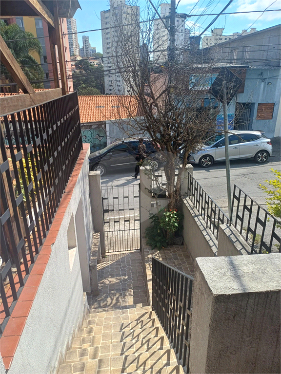 Casa com 4 dormitórios na Vila Aurora.