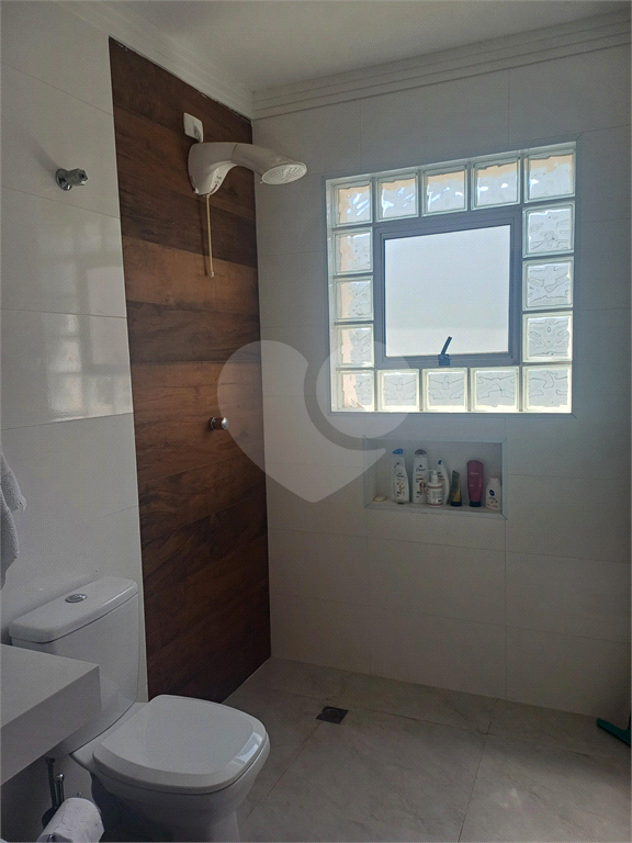 Casa com 4 dormitórios na Vila Aurora.